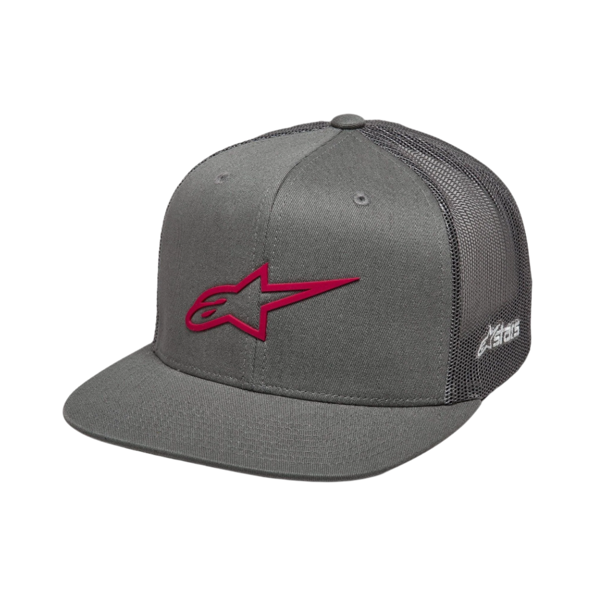 Gorra Trucker Alpinestars 3D Ageless, gris y roja, visera plana con corona estructurada, frente de sarga y parte trasera de malla, con un logotipo bordado en 3D rojo en la parte frontal y marca blanca en el lateral, gorra casual de estilo motorsport