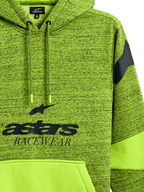 Sudadera Alpinestars Perpetuate, diseño en verde lima jaspeado con gráfico negro 'astars RACEWEAR', bolsillo canguro de color lima liso con bloques de tela, capucha con cordón y logotipo en el hombro, ropa deportiva casual inspirada en el automovilismo.