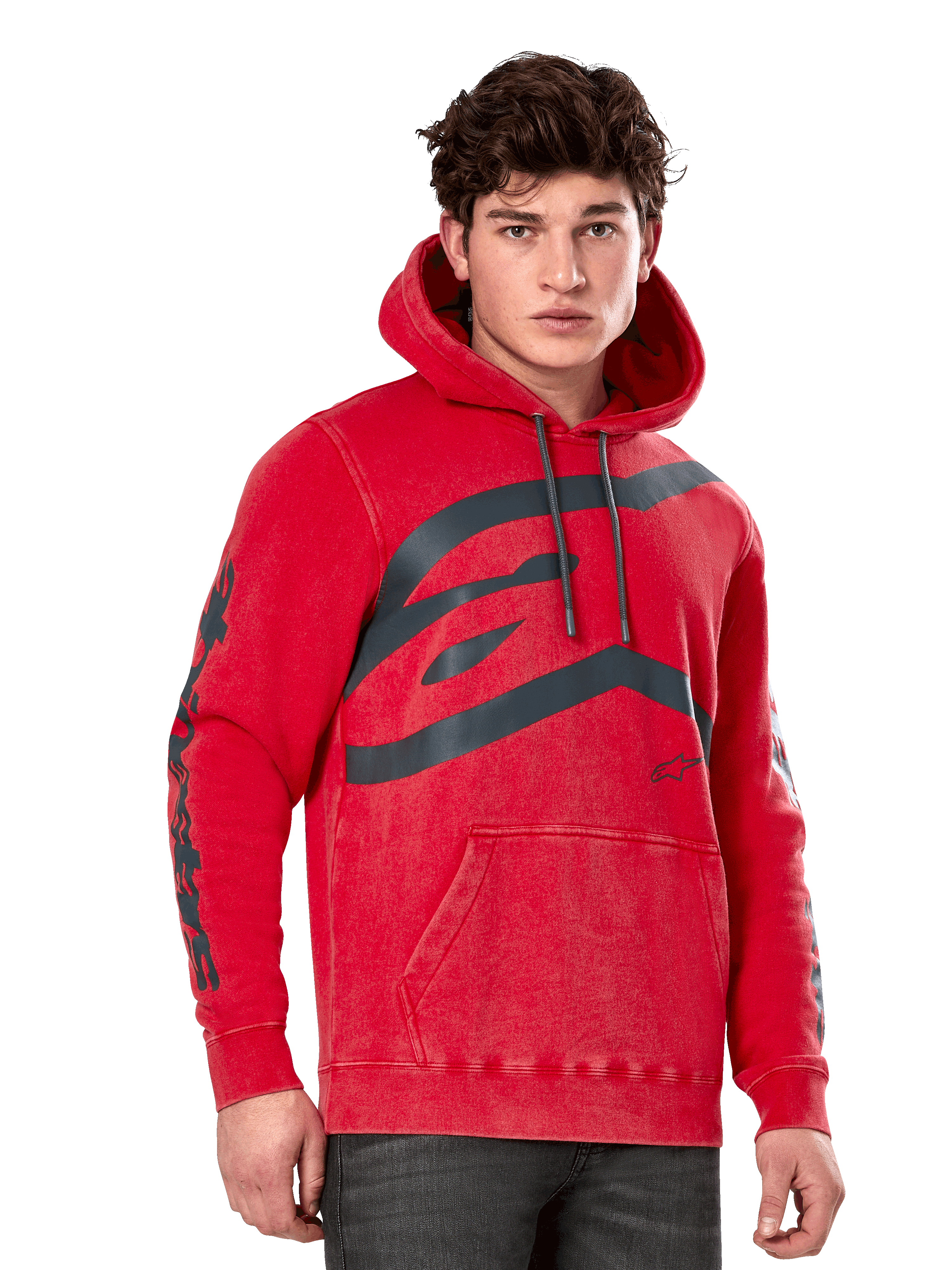 Alpinestars Unbound Hoodie, sudadera de forro polar con capucha, rojo teñido en prenda, logotipo gris grande en el pecho, nombre de la marca Alpinestars en las mangas, bolsillo canguro frontal y capucha con cordones, estilo urbano casual inspirado en el automovilismo