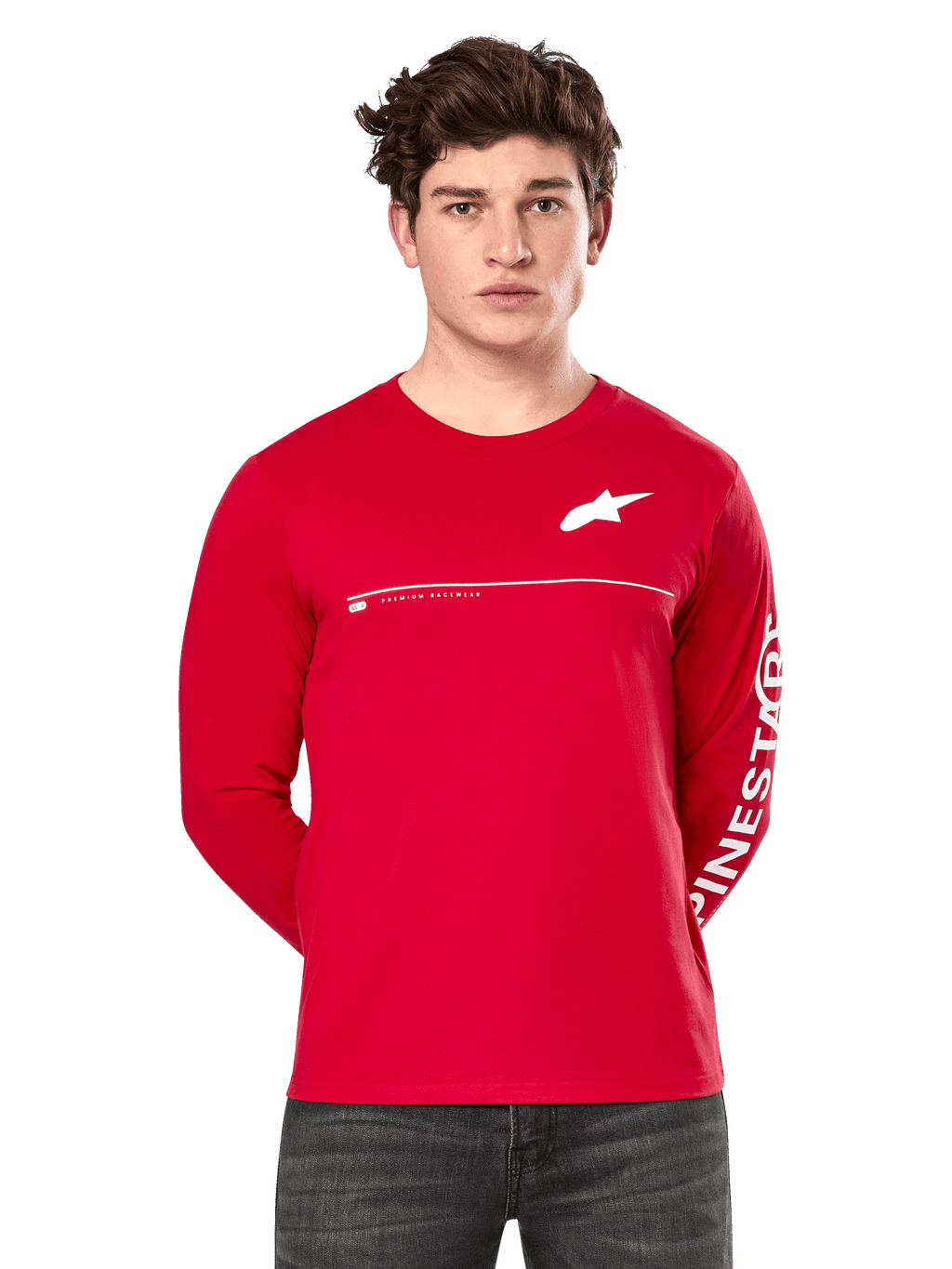 Alpinestars Committed CSF Long Sleeve Tee, roja, usada por un modelo, con logo de Astars blanco en el pecho, gráfico de Alpinestars en la manga y línea blanca horizontal, estilo urbano casual inspirado en el motor