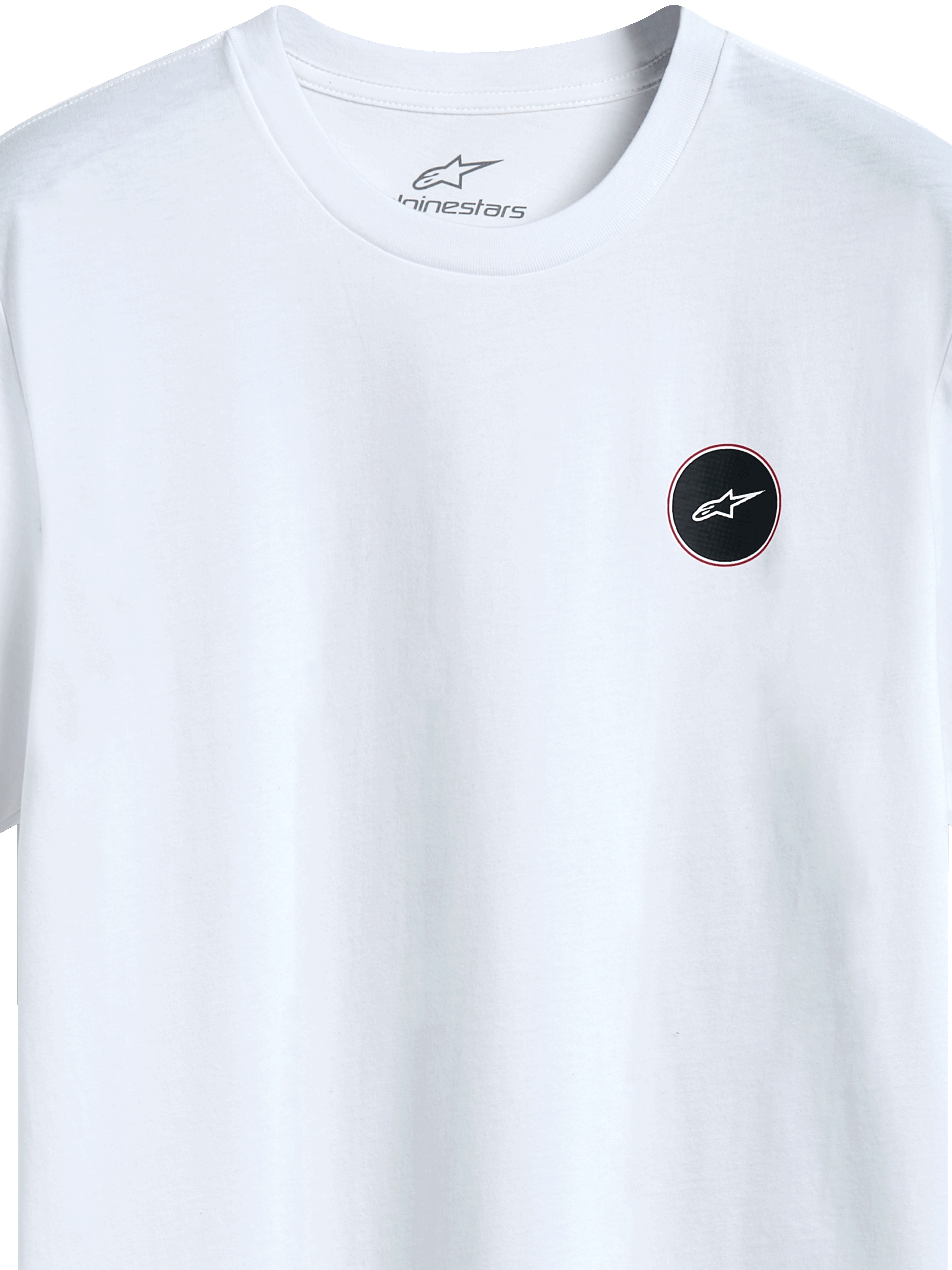 Alpinestars Dot Carbon Csf Tee, camiseta de manga corta, blanca, vista detallada del logotipo circular negro con relleno efecto fibra de carbono y estrella blanca, impresión interna en el cuello, ropa urbana casual de automovilismo