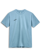 Camiseta Alpinestars Point Performance de manga corta, azul hielo, pequeño logo de estrella negro en el pecho, cuello redondo, tejido técnico sostenible y transpirable, ropa urbana casual de estilo motorsport