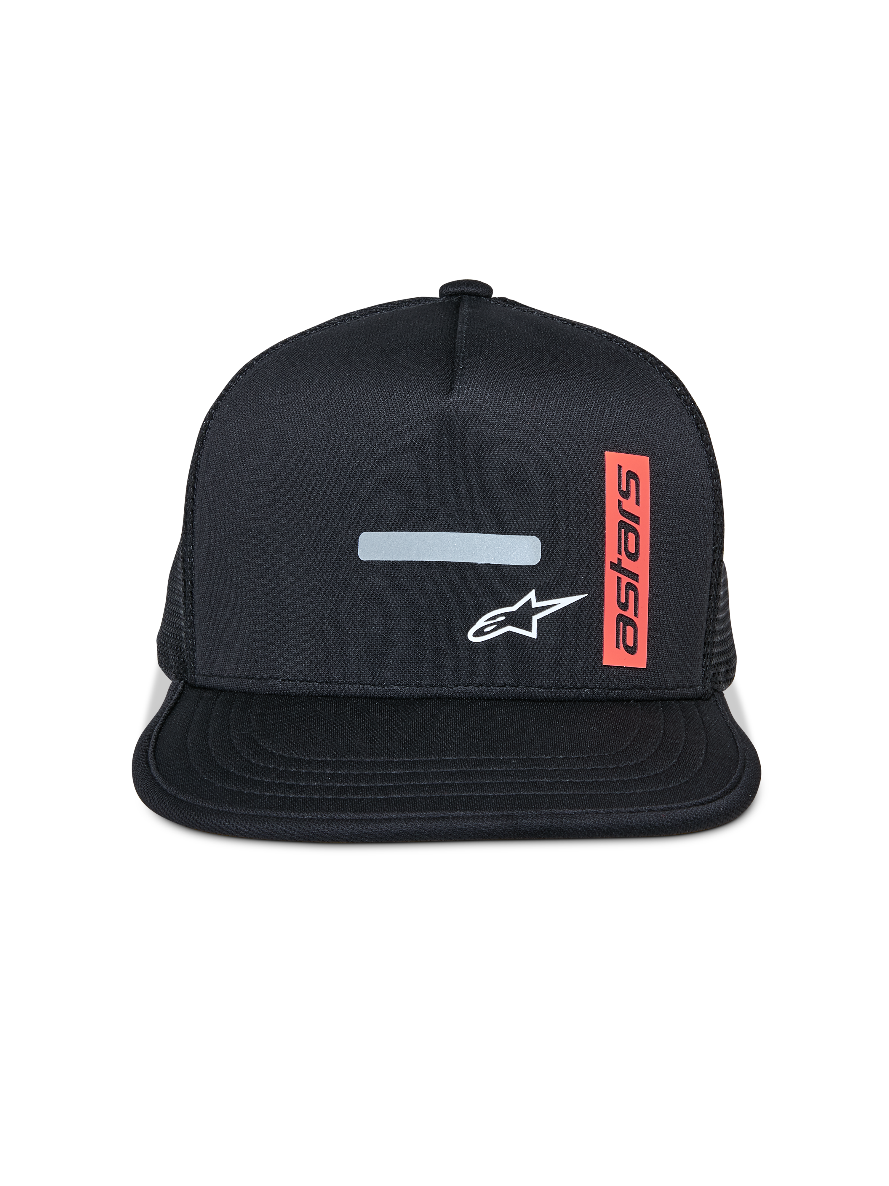 Gorra Trucker Alter de Alpinestars, gorra de visera plana, negra con parte trasera de malla, barra reflectante frontal y logotipo de estrella blanca, etiqueta roja vertical con texto Astars, ropa deportiva casual de motorsport