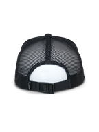 Gorra Trucker Alter de Alpinestars, negra, vista trasera que muestra paneles de malla reciclada transpirable y cierre de hebilla ajustable, accesorio deportivo casual