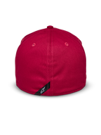Gorra Elemental de Alpinestars, roja, vista trasera, diseño de ajuste flexible con copa estructurada, tejido de sarga elástica, con una pequeña etiqueta negra con el logotipo blanco de Alpinestars, accesorio casual inspirado en el automovilismo