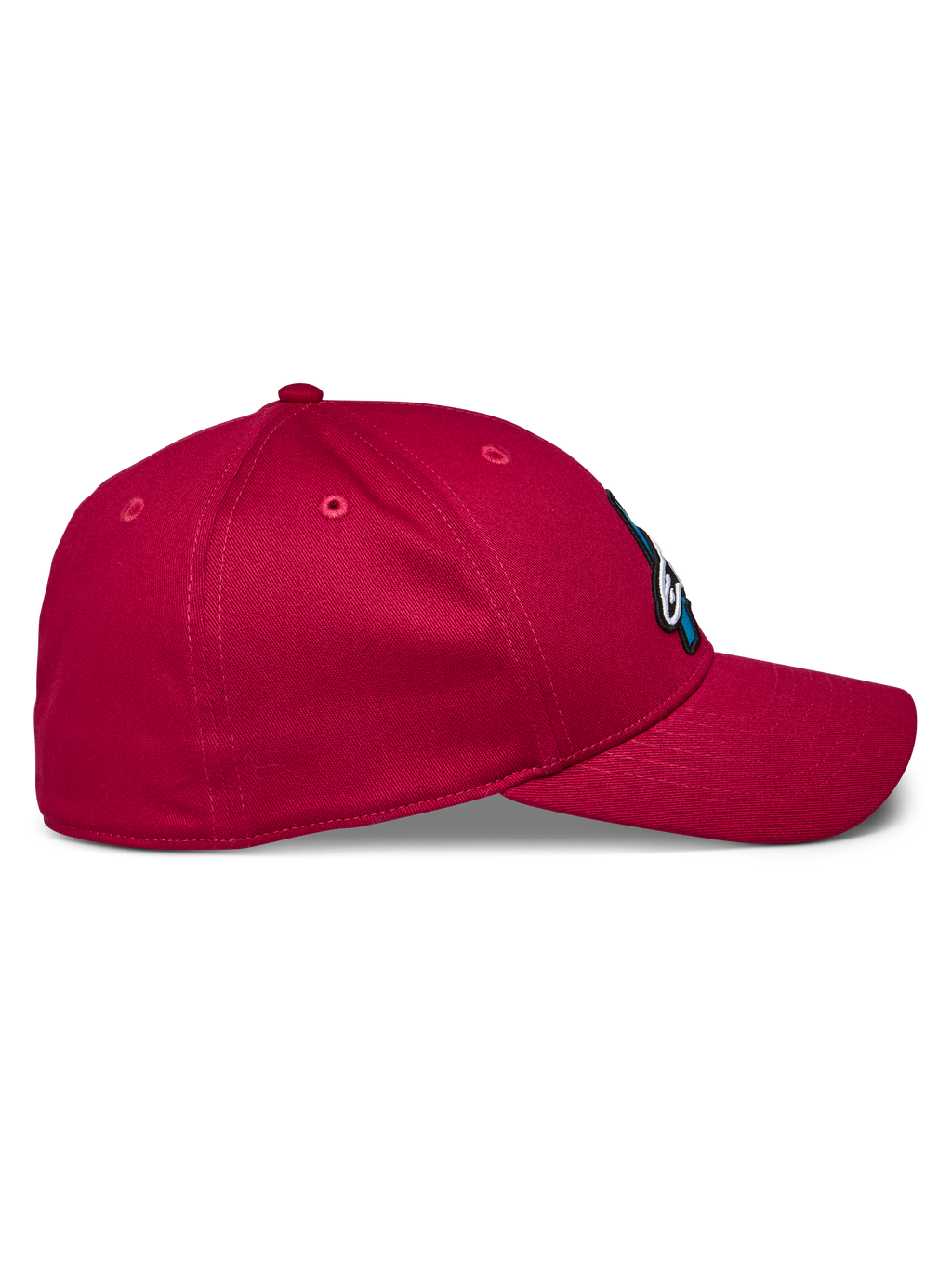 Gorra Alpinestars Elemental, gorra de béisbol roja, vista de perfil lateral que muestra la visera curvada y la corona estructurada, tejido de sarga elástica, ropa deportiva casual de motor