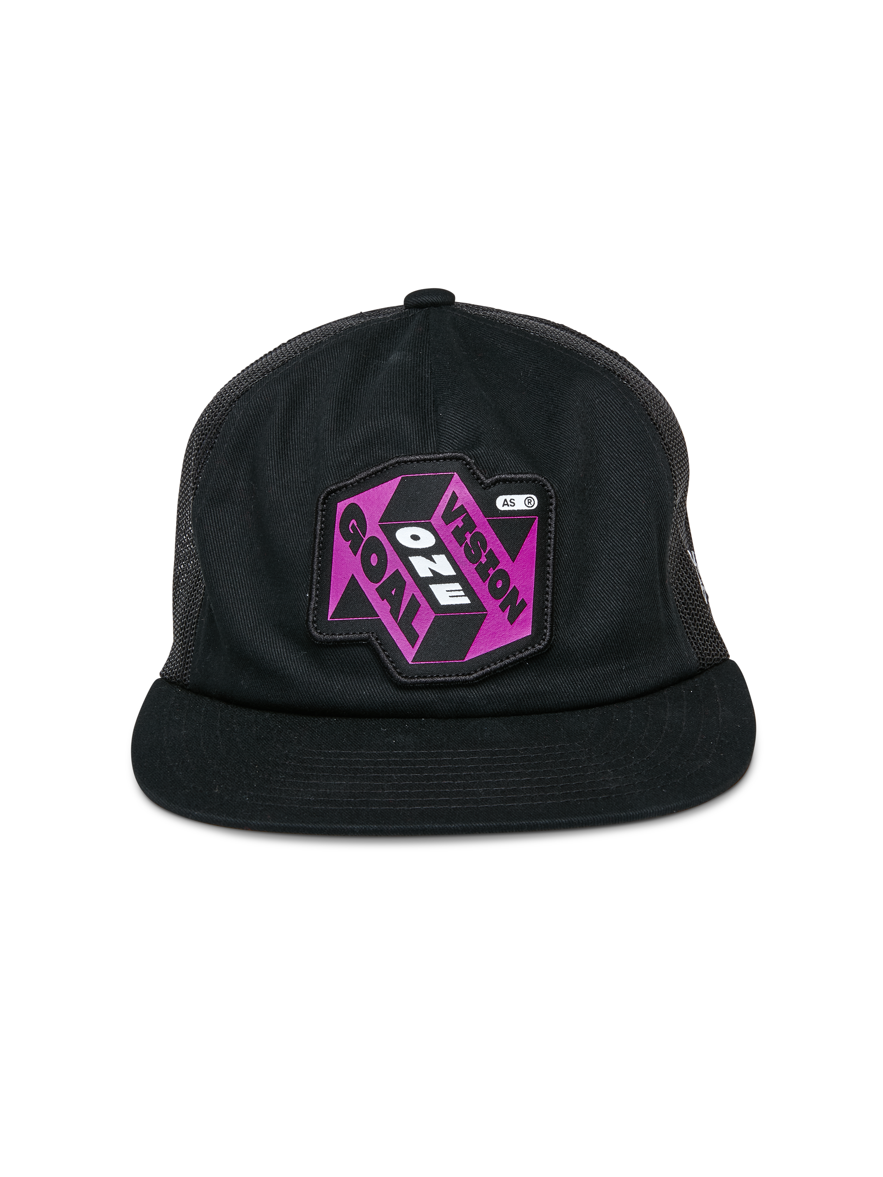 Gorra Alpinestars That Way Trucker, gorra trucker negra, incluye un parche gráfico en color púrpura y negro con el texto 'One Vision One Goal', visera plana, corona estructurada y paneles traseros de malla, prenda de cabeza casual inspirada en el automovilismo