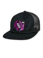 Gorra Trucker Alpinestars That Way, gorra snapback negra con panel de malla trasera, visera plana, parche rosa y morado 'Vision One Goal', logotipo de estrella blanca de Alpinestars, ropa deportiva casual