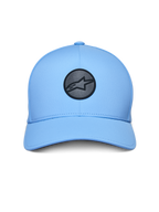 Gorra Alpinestars Apex, gorra deportiva, azul claro, con logotipo reflectante circular negro en la parte frontal, visera curva, copa estructurada y construcción técnica adherida sin costuras