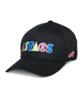 Gorra Alpinestars Cereal, gorra de béisbol negra con letras bordadas 'ASTARS' en rojo, azul, rosa y verde, visera curva, accesorio casual de estilo de vida