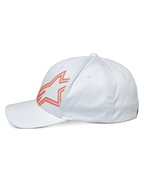 Alpinestars Gorra Share, gorra blanca casual, perfil lateral con el logotipo Astars de contorno naranja, visera curva y corona estructurada, estilo urbano inspirado en el automovilismo
