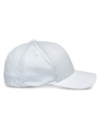 Alpinestars Share Hat, gorra de béisbol blanca, vista de perfil lateral, visera curva y corona estructurada, material de sarga elástica, accesorio de ropa deportiva casual