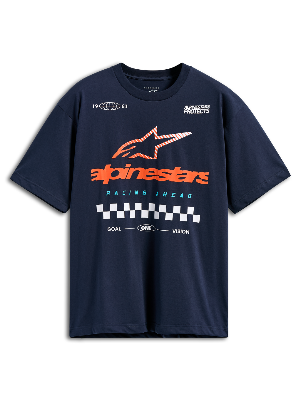 Alpinestars Aplomb Oversized CSF Tee, camiseta de manga corta, azul marino, logotipo grande de Alpinestars en naranja con estrella a rayas y detalle de bandera a cuadros, ropa urbana informal de automovilismo