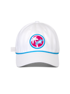 Gorra Alpinestars Calipalm Strapback, gorra de béisbol blanca, visera curva con detalle de cordón azul, parche frontal circular con fondo rosa, palmera blanca y logo Astars azul, accesorio de cabeza deportivo casual