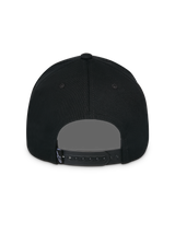 Gorra Snapback Alpinestars Lucid, negra, vista trasera, con cierre snapback ajustable y pequeña etiqueta con el logotipo de Astars, corona estructurada, gorra casual inspirada en el automovilismo