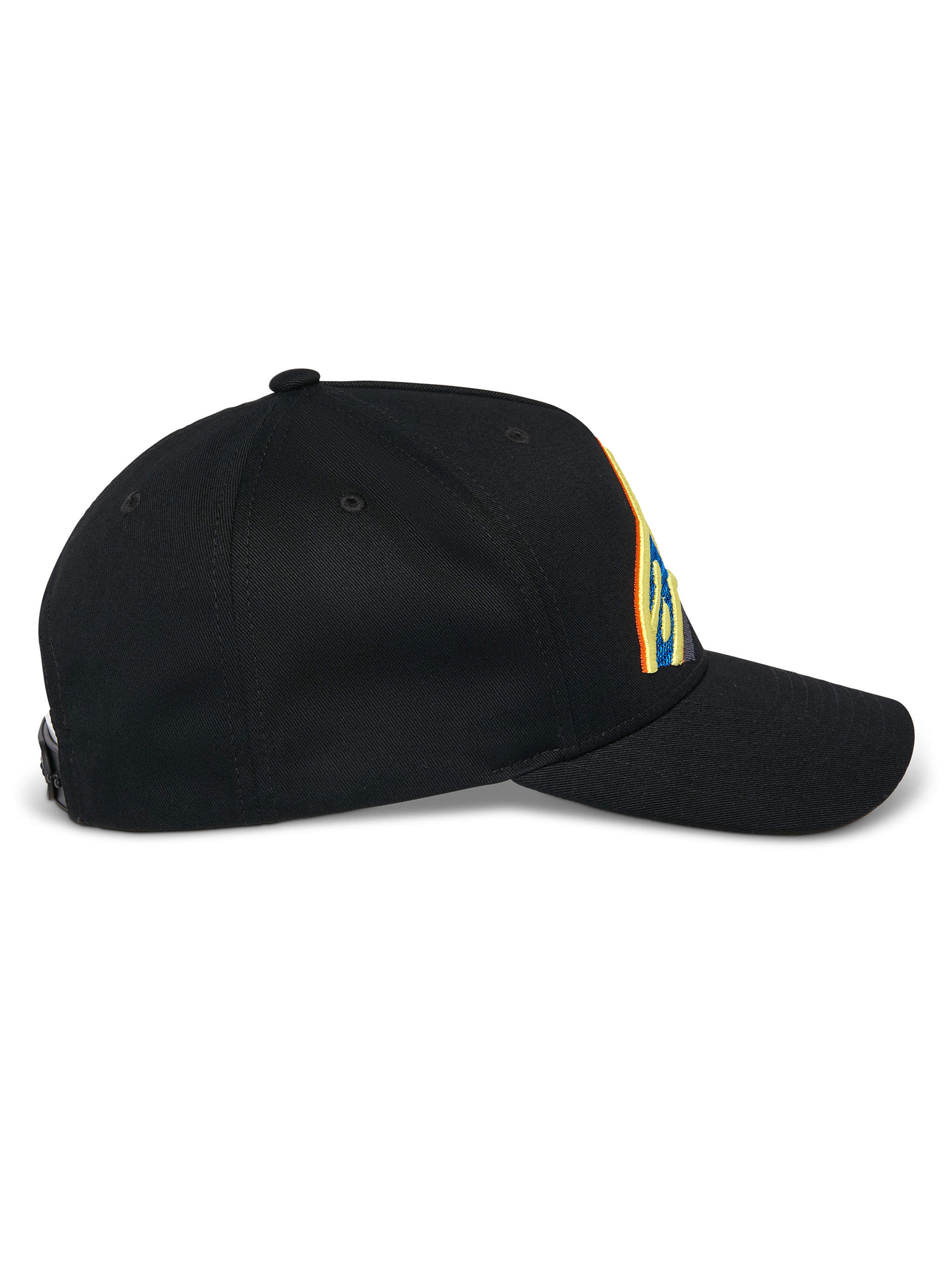 Gorra Alpinestars Lucid Snapback, negra, vista de perfil lateral, visera curva con corona estructurada, con bordado del logotipo en múltiples colores vibrantes, tejido de sarga 100% algodón.