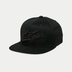 Gorra Alpinestars Los Angeles, gorra snapback de visera plana, negra, bordado tonal en 3D con la inscripción Los Angeles y el logotipo Ageless, corona estructurada, ropa deportiva casual