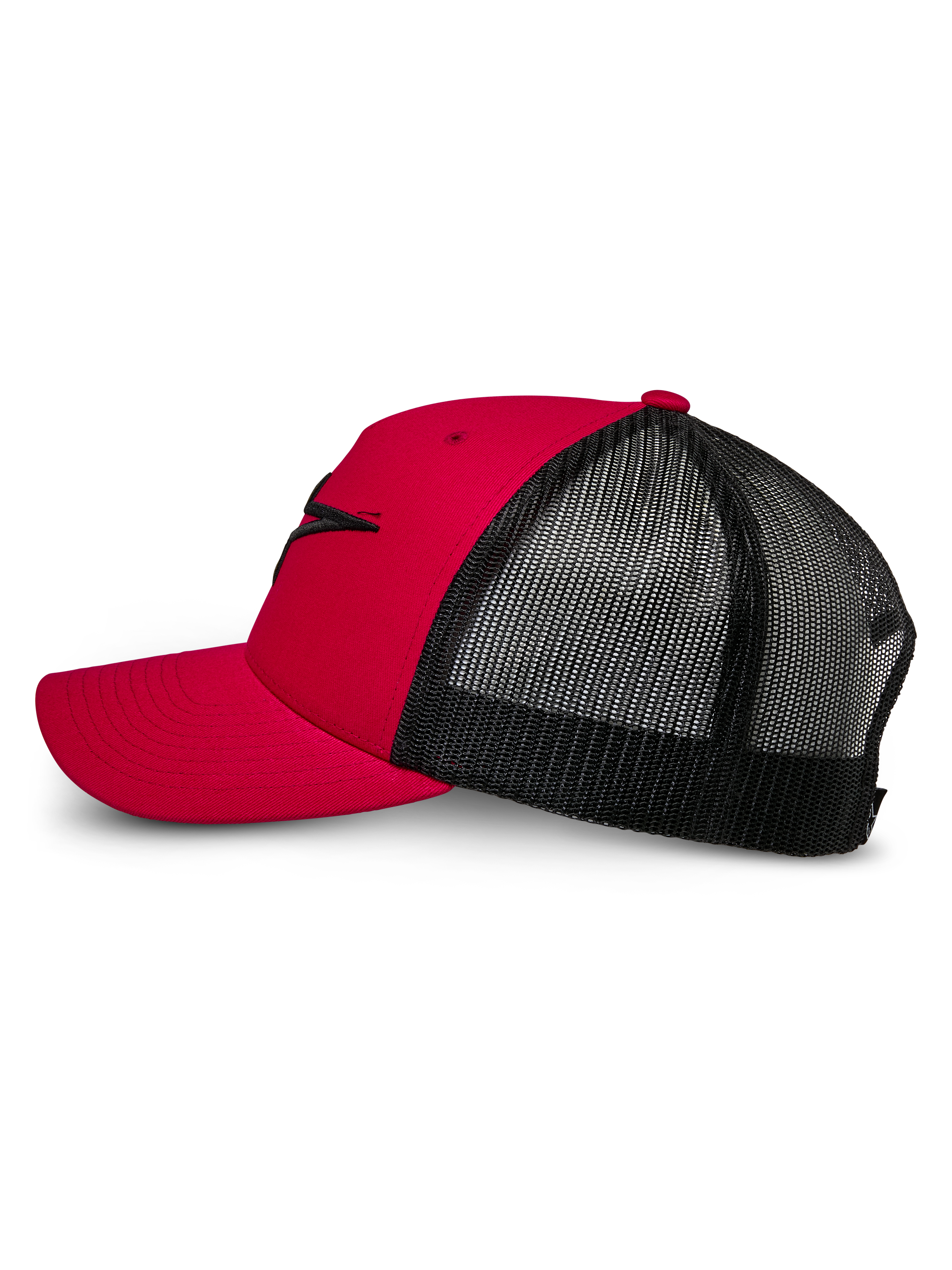 Gorra Trucker Alpinestars Ageless, rojo y negro, vista lateral con visera curva y parte frontal estructurada con logotipo Astars bordado en 3D negro, parte trasera de malla negra para transpirabilidad, diseño clásico inspirado en el motorsport