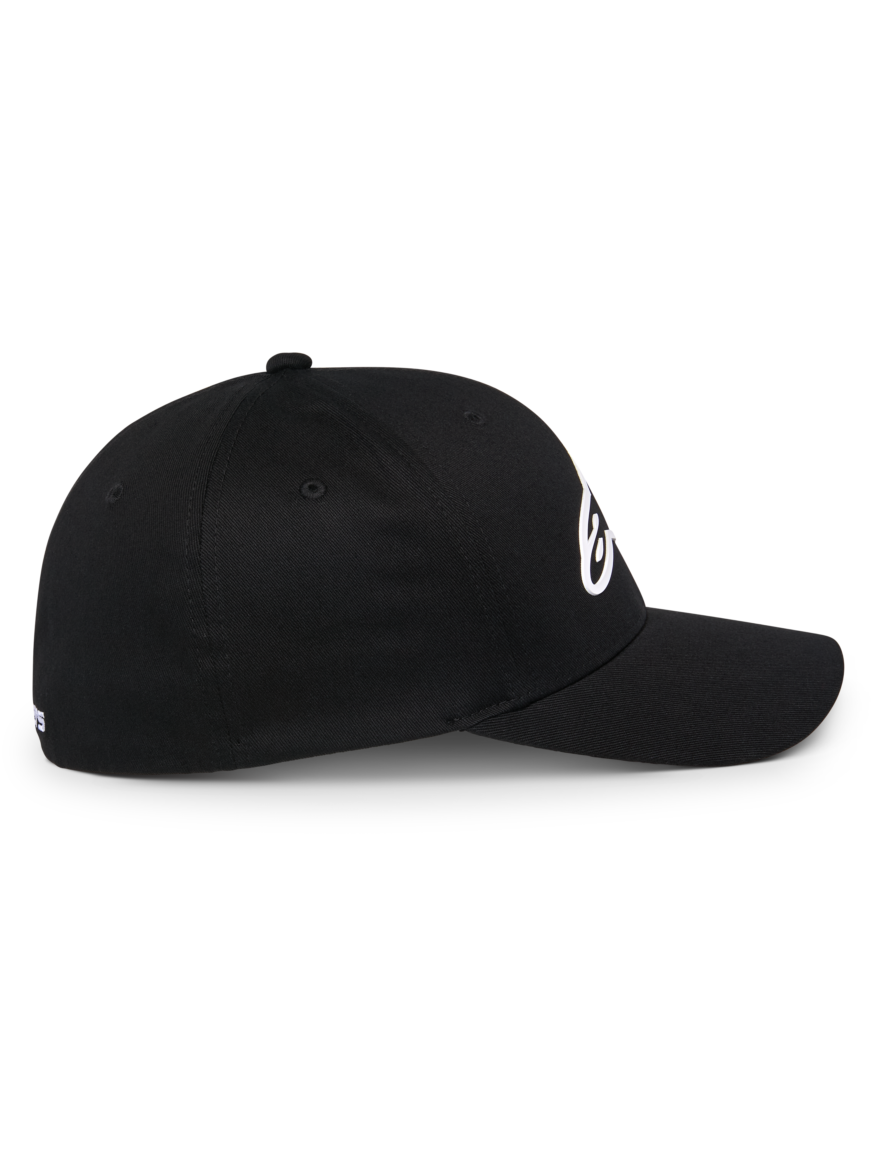 Gorra Alpinestars Ageless Multi, gorra de béisbol deportiva negra, vista de perfil lateral, visera curva y corona estructurada, logotipo Astars en 3D blanco, estilo de vida casual de deportes de motor