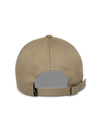Gorra Alpinestars Deduce Strapback, caqui, vista trasera con correa ajustable y hebilla metálica, con una pequeña etiqueta negra con el logo, accesorio casual de sarga de algodón