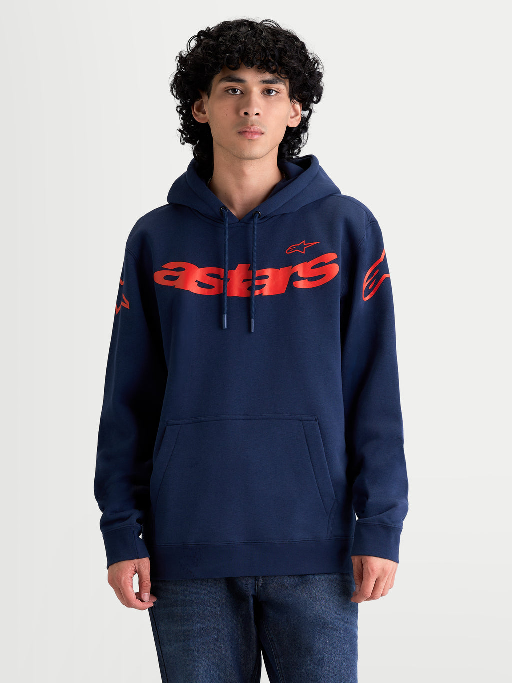 Alpinestars sudadera con capucha Velocifier, ropa deportiva casual para hombre, azul marino y roja, con logotipo Astars en el pecho y logos en los hombros, confeccionada en forro polar de mezcla de algodón con bolsillo tipo canguro y capucha con cordón ajustable.