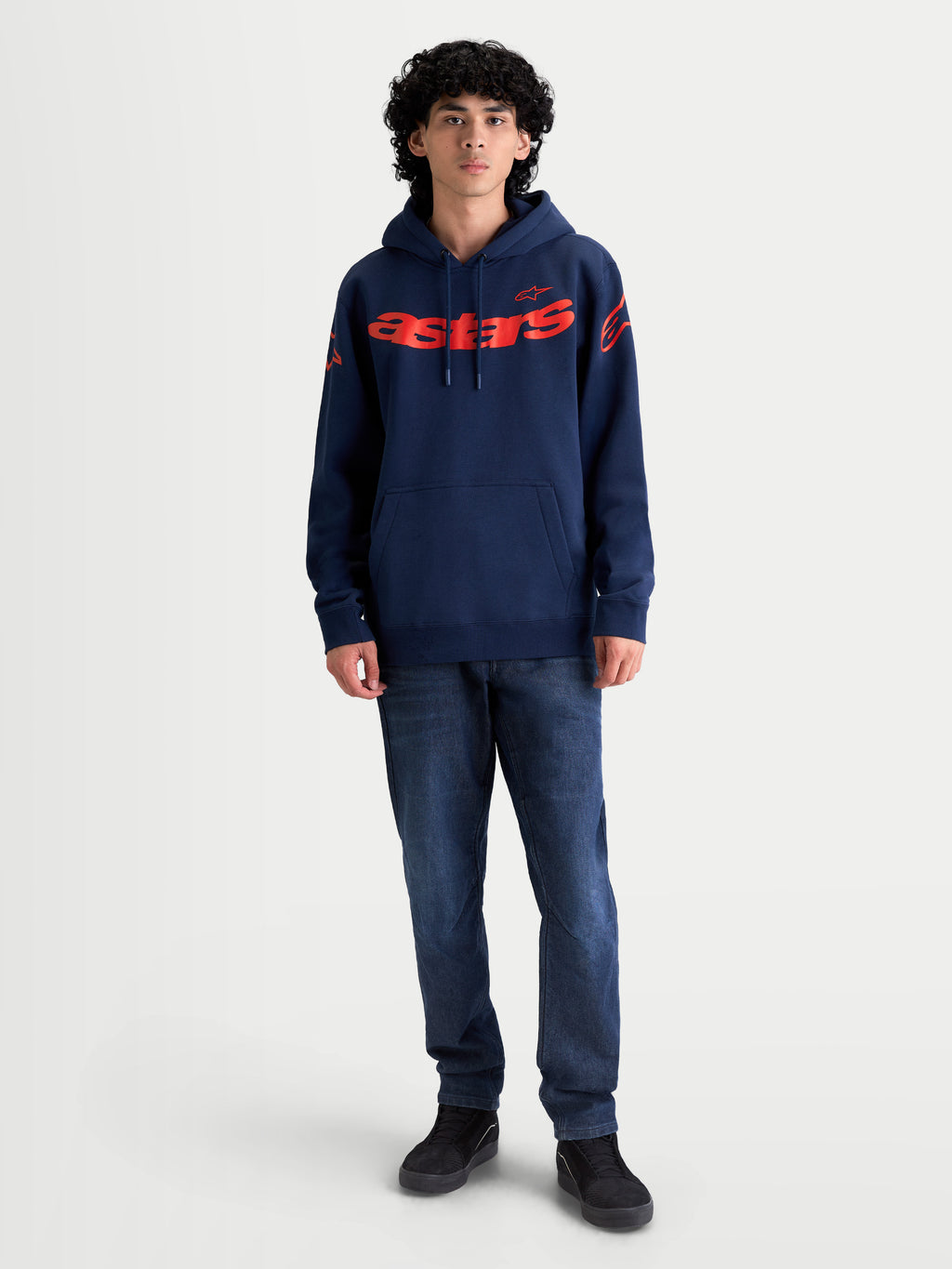 Alpinestars Sudadera con capucha Velocifier, ropa deportiva para hombre, azul marino y roja, con logotipo Astars en el pecho y hombros, capucha ajustable y bolsillo tipo canguro, estilo casual inspirado en el motorsport