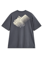 Alpinestars Ghost Oversized CSF Tee, camiseta gris carbón de mangas cortas, vista posterior con gráfico Racing Ahead.