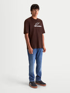 Alpinestars Prelude Oversized CSF, camiseta de mangas cortas para hombre, marrón con logotipo Astars blanco en el pecho, corte holgado, ropa deportiva casual, vista de modelo