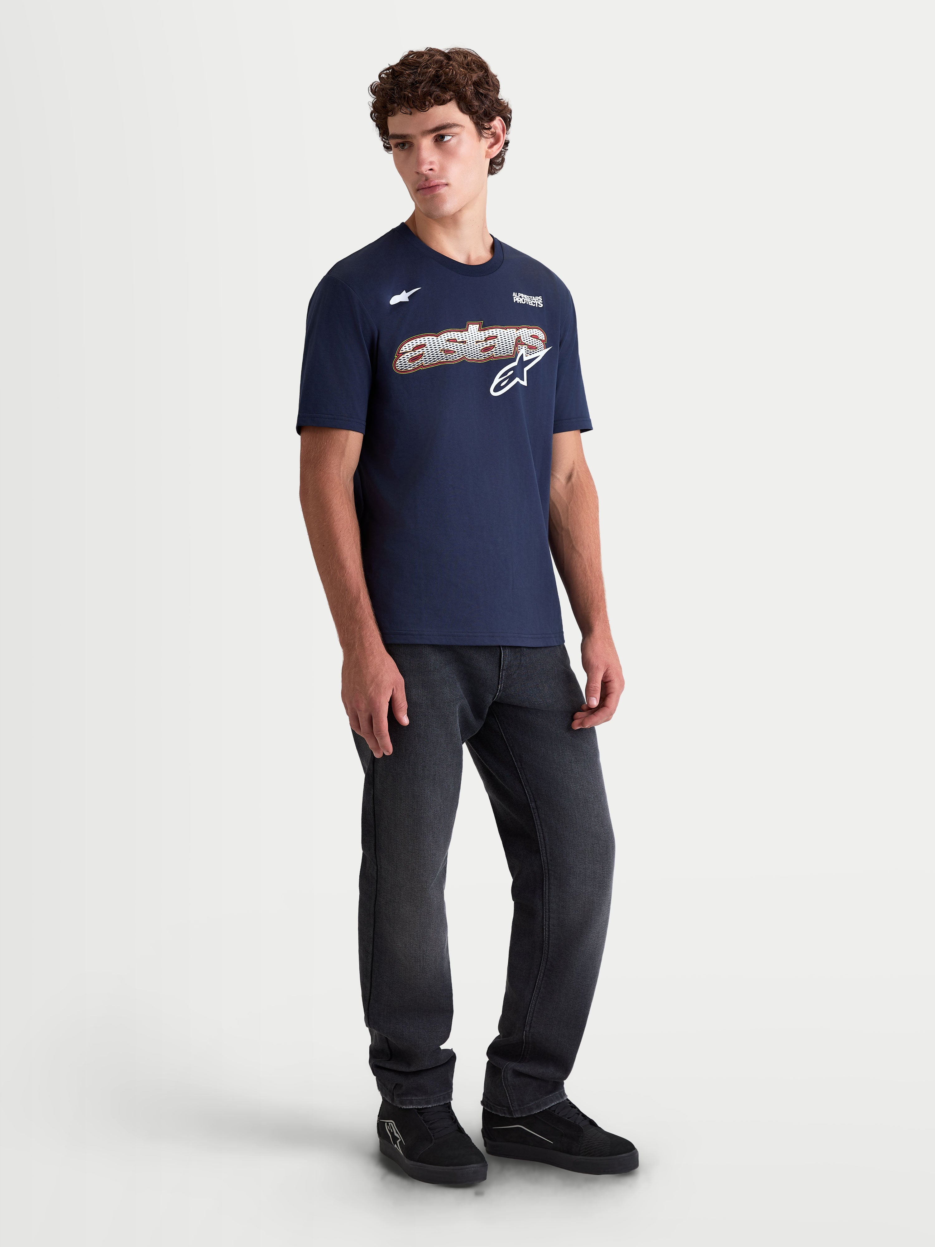 Alpinestars Camiseta Cypress CSF, camiseta de mangas cortas para hombre, azul marino con gráfico frontal Astars en blanco y naranja, estilo sportswear casual en mezcla de algodón y poliéster
