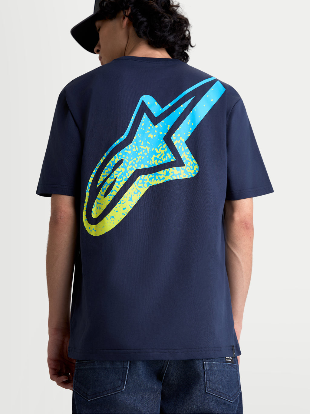 Alpinestars Meteor CSF, camiseta de mangas cortas para hombre, azul marino con un gran logotipo Astars en la espalda con degradado amarillo y azul, ropa casual de inspiración motorsport