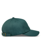 Alpinestars Explorer Strapback, gorra verde con visera curva y cierre ajustable con hebilla metálica, vista lateral