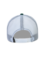 Alpinestars Baron, gorra blanca con paneles de malla, vista trasera con cierre ajustable a presión y detalle verde.