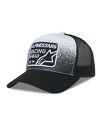 Alpinestars Gravel, gorra estilo trucker negra y blanca con malla, visera curva y parche Racing Ahead.