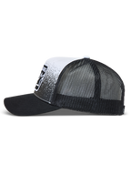 Alpinestars Gravel, gorra deportiva negra y blanca con malla trasera, visera curva y estampado de textura de grava.