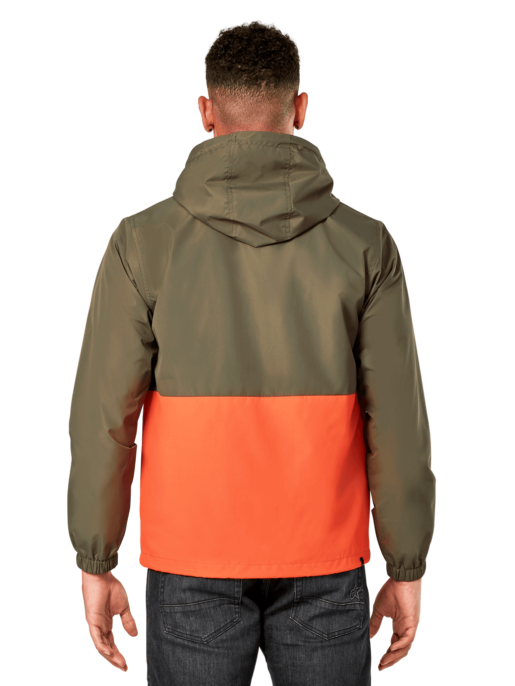 Chaqueta Cortavientos Alpinestars Speeder, cortavientos ligero con capucha, diseño de bloques de color verde militar y naranja, vista posterior que muestra la capucha y los puños elásticos, estilo deportivo casual