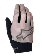 Guantes Alpinestars Youth A-Dura, guantes de ciclismo de montaña, camuflaje marrón y negro, con logotipo de estrella gris en el dorso, puño de neopreno negro y parte superior textil transpirable para ciclistas juveniles