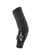 Protectores de codo Alpinestars Youth Paragon Lite, negros, protección ligera para ciclismo de montaña MTB, manga de malla transpirable con logo de estrella blanca y marca Paragon LITE, diseño ergonómico curvado con panel frontal duradero
