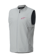 Chaleco térmico Alpinestars A-Dura, Gris Titanio, logotipo de estrella Alpinestars en magenta en el pecho, frontal con cremallera completa y bolsillos laterales verticales, chaleco ligero con aislamiento para ciclismo de montaña y trail