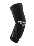 Alpinestars Paragon Plus Knee Protectors, rodilleras para ciclismo de montaña MTB, negro y blanco, funda de malla transpirable de fácil ajuste, diseño ergonómico curvo con logo de estrella blanca, construcción acolchada para conducción todoterreno