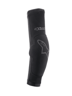 Alpinestars Paragon Plus, coderas para MTB, negras con detalles de logotipos en gris, diseño de manga ajustable con sección de codo acolchada y material de malla transpirable, equipo de protección para ciclismo todoterreno