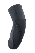 Protector de rodilla Alpinestars A-Motion Plasma Pro, negro, perfil lateral que muestra el diseño ergonómico curvado, panel frontal texturizado con logotipo de estrella a tono, malla elástica transpirable y tejidos ripstop, protección ligera para MTB y trail