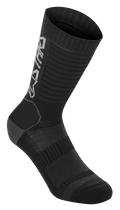 Alpinestars Paragon Lite Socks 19, calcetines de ciclismo de montaña, negros, construcción de malla técnica, marca Alpinestars vertical, textura acanalada para elasticidad, talón y puntera reforzados, tejido ligero y transpirable para ciclismo todoterreno