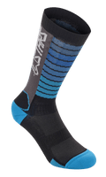 Alpinestars Drop Socks, calcetines de ciclismo MTB, negro y azul aqua, patrón de rayas horizontales en la parte superior, panel lateral gris con logo blanco, talón y puntera reforzados en color aqua, tejido de malla transpirable