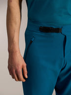 Pantalones cortos A-Dura Ride Blue Green con cierre de trinquete negro y bolsillo con cremallera para ciclismo de montaña.