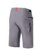 Shorts Alpinestars A-Dura Elite, shorts de ciclismo MTB, gris oscuro, vista trasera de tres cuartos que muestra bolsillos laterales con cremallera, ajustadores de cintura de gancho y bucle, y una pestaña de acento roja en la cintura, tejido Cordura duradero elástico en 4 direcciones, ajuste regular para ciclismo de montaña