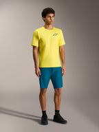 Pantalones cortos Alpinestars A-Dura Ride azul verdoso y jersey amarillo, ropa de MTB técnica y duradera para hombre.