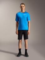 Pantalones A-Dura Ride negros y jersey azul brillante Alpinestars, ropa técnica de alto rendimiento para MTB.