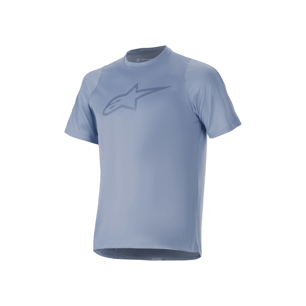 Alpinestars A-Dura Dri Astar Short Sleeve Jersey, Infinity Blue, con un gran logotipo en el pecho, paneles de malla transpirable en las mangas y tejido drirelease, diseñada para el rendimiento en ciclismo de montaña.
