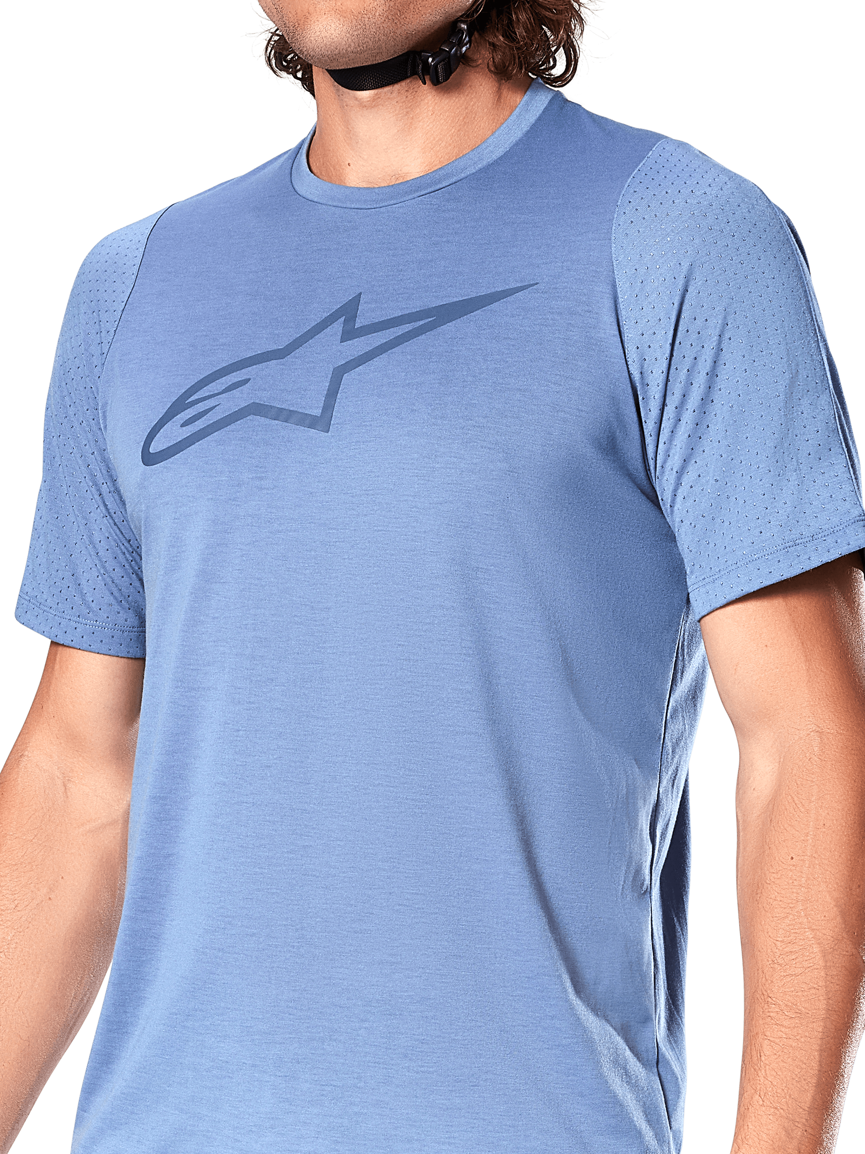 Jersey de manga corta Alpinestars A-Dura Dri Astar, color azul infinity, con el logotipo Alpinestars Astar en azul oscuro en el pecho, paneles de malla transpirable en las mangas, ropa técnica de ciclismo MTB
