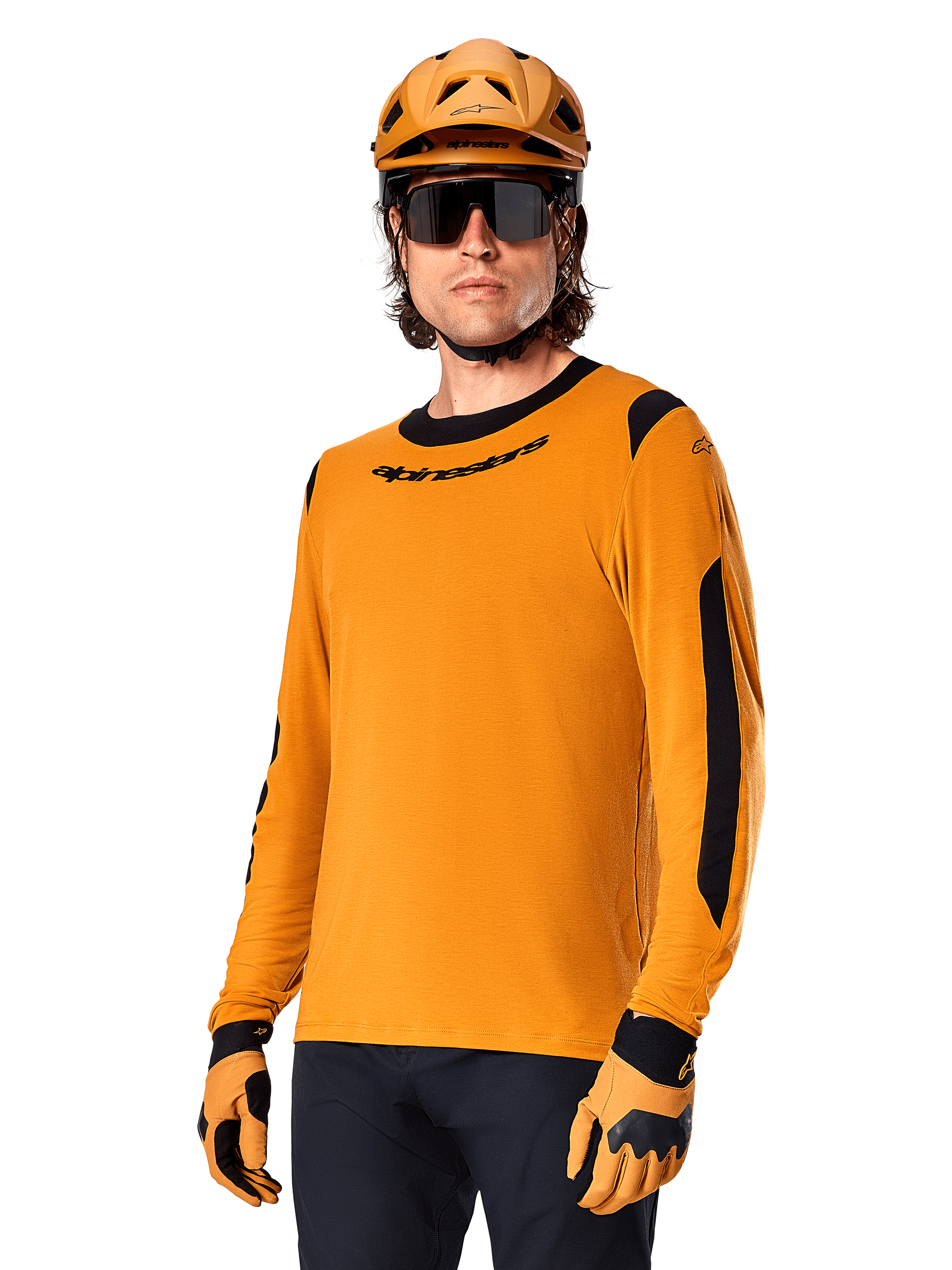 Alpinestars A-Dura Dri Wool Jersey - Long Sleeve, camiseta para ciclismo de montaña MTB, oro oscuro y negro, con mezcla de lana merino transpirable y paneles de malla, ciclista con casco, gafas de sol y guantes a juego